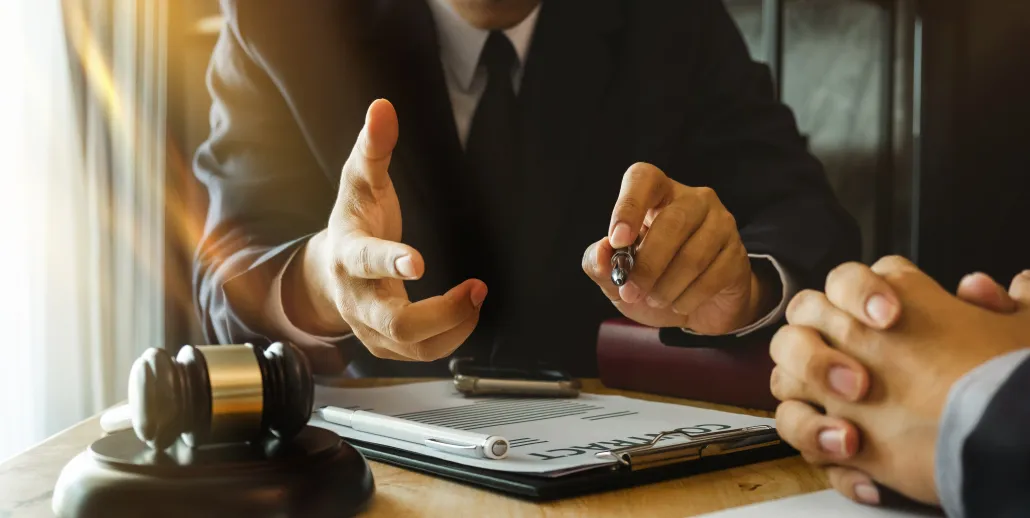 5 Factors to Consider in Choosing a Lawyer