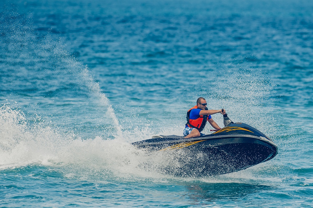 5 Reasons Why Jet Skiing is a Must-Do Water Sport in Dubai